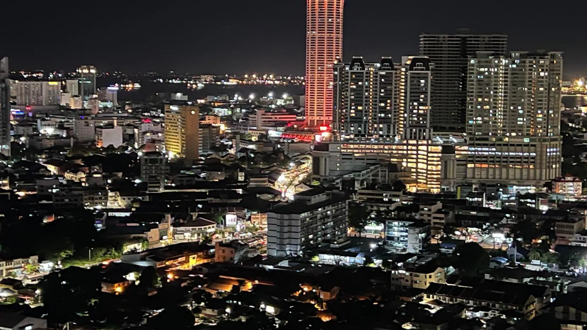 Georgetown Beacon Skypool 9 Pax Family & Baby-Friendly Luxury Suite Penang Malaysia