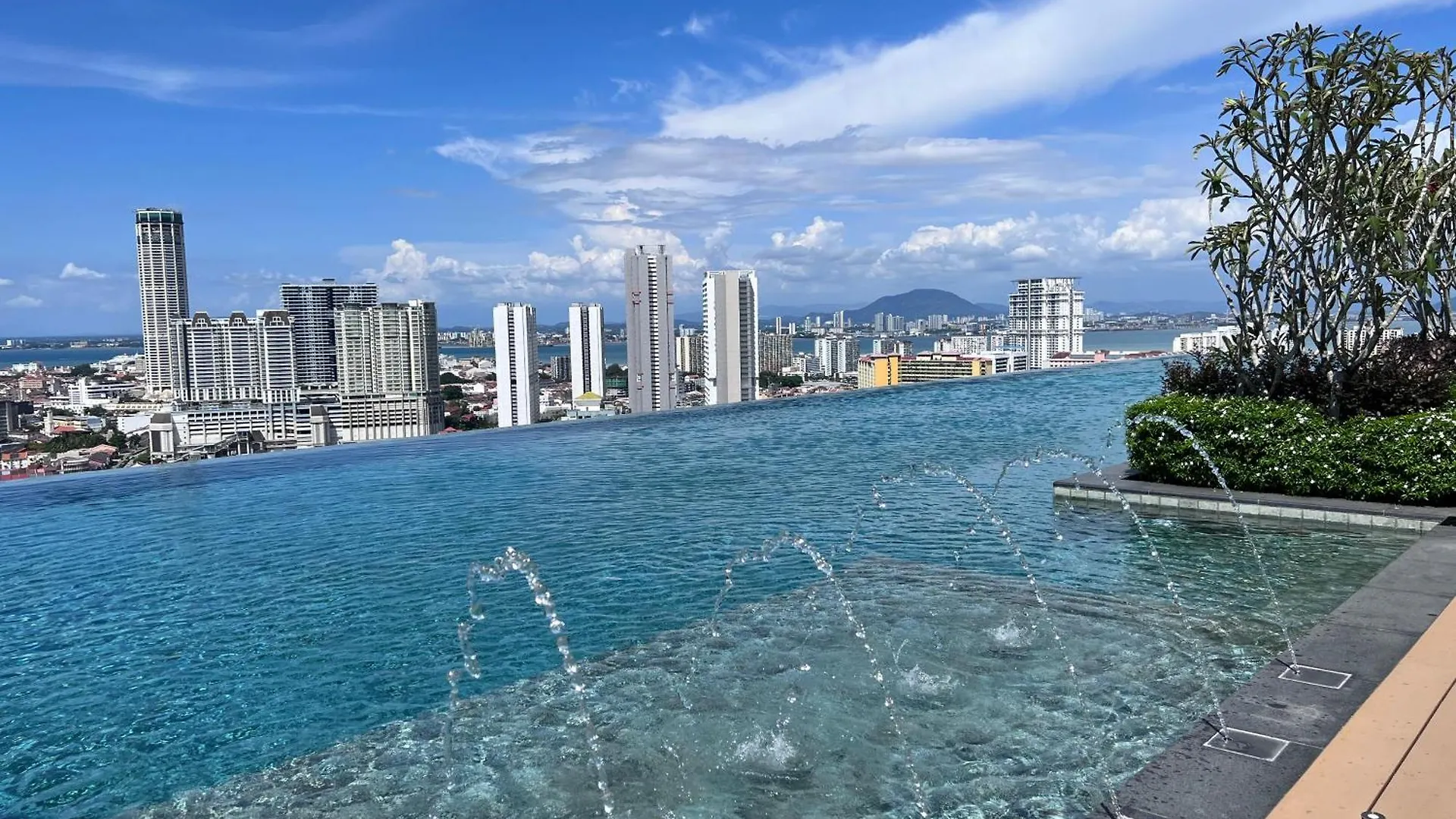 Apartment Georgetown Beacon Skypool 9 Pax Family & Baby-Friendly Luxury Suite Penang