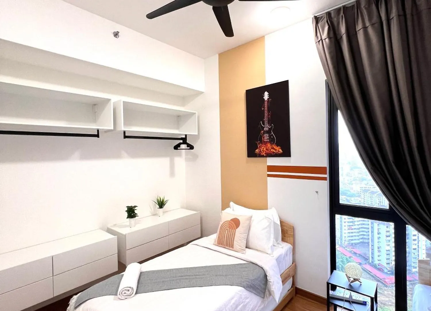 Georgetown Beacon Skypool 9 Pax Family & Baby-Friendly Luxury Suite Penang